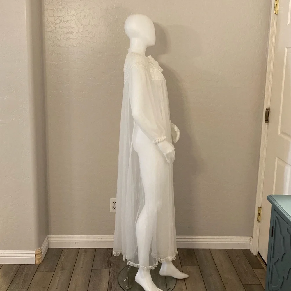 Vintage Sheer White Robe Medium_7